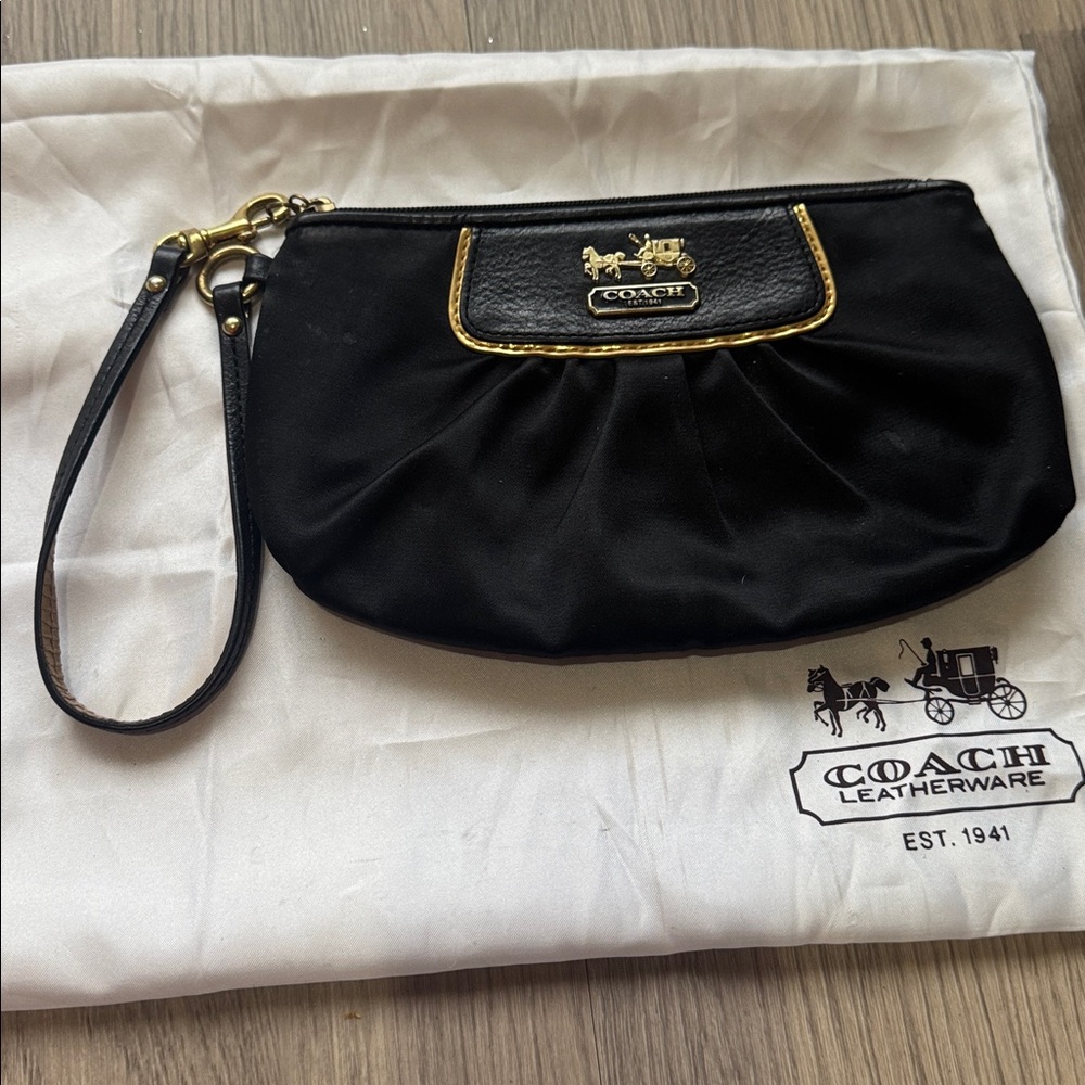 VINTAGE COACH WRISTLET
